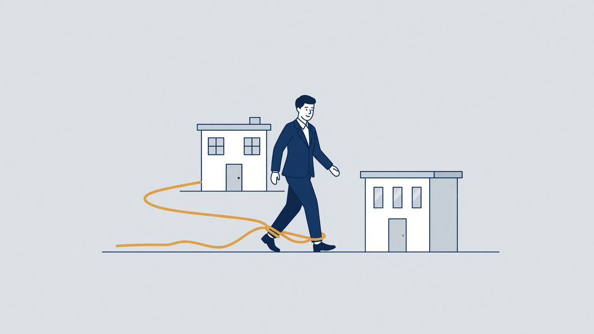 Illustration: an employee walks towards a competitor with a rope tied to the ankle, the non-compete clause