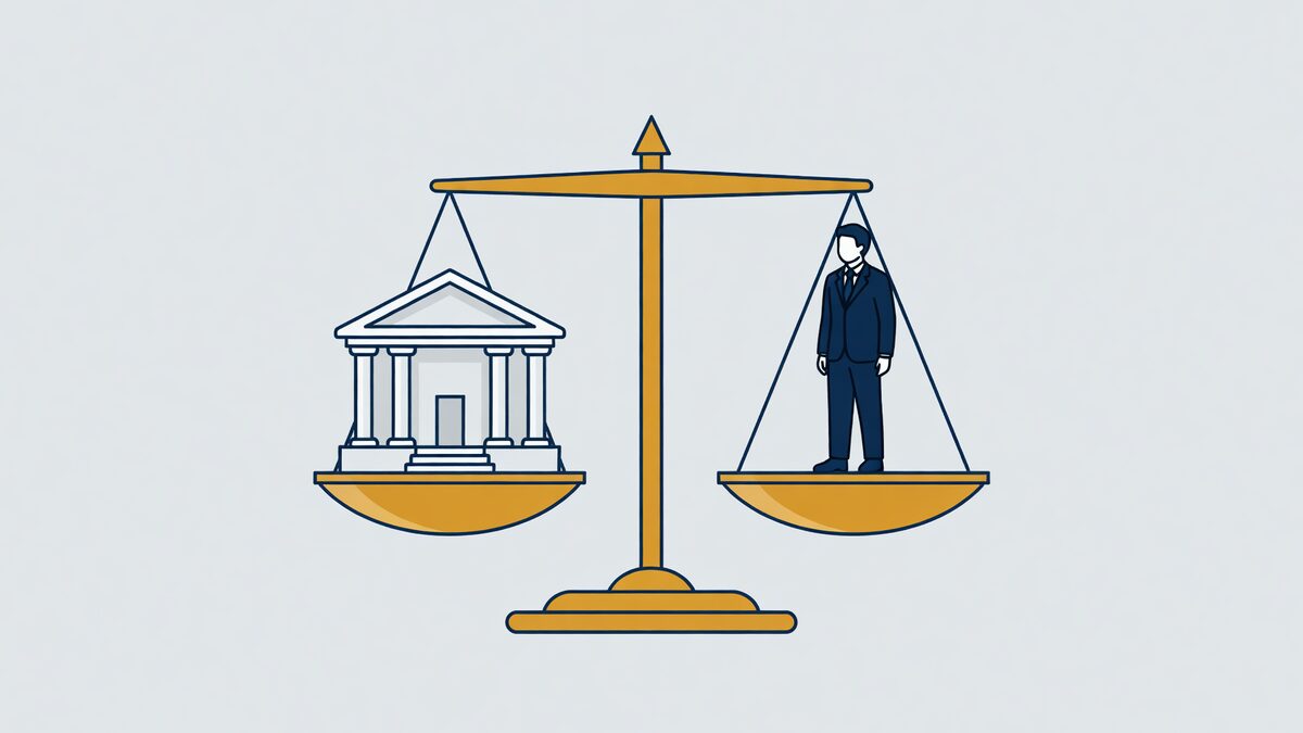 Illustratie: weegschaal met een bankgebouw tegenover een persoon, symbool voor de proportionaliteit van een EVR-registratie